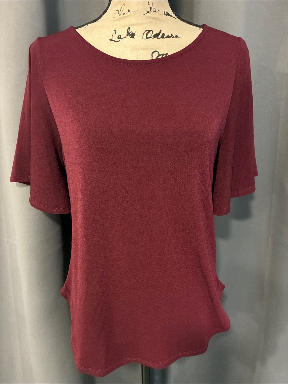 Green Envelope Short Sleeve Scoop Neck Top - Burgundy